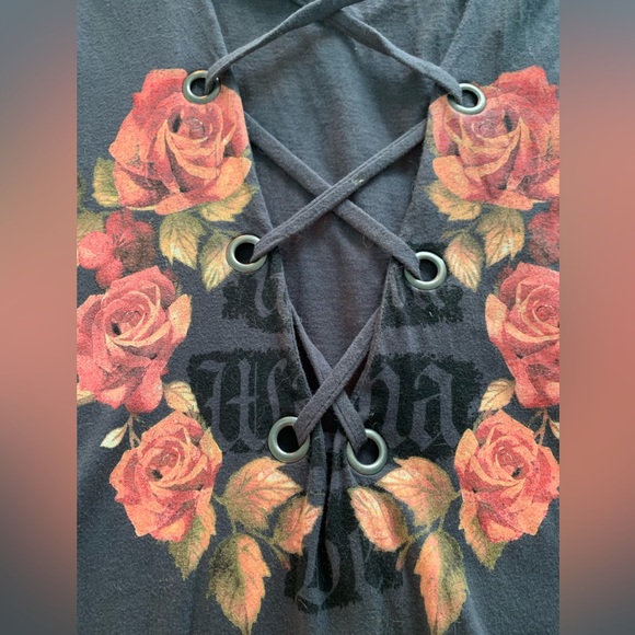 Floral Criss-Cross Grey Tee - Picture 2 of 2